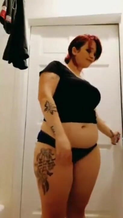 Red Hot Randii: BBW-bauchfetisch