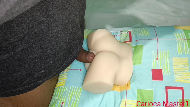 Me with Myself: 장난감을 가지고 여행하고 떠난 여자