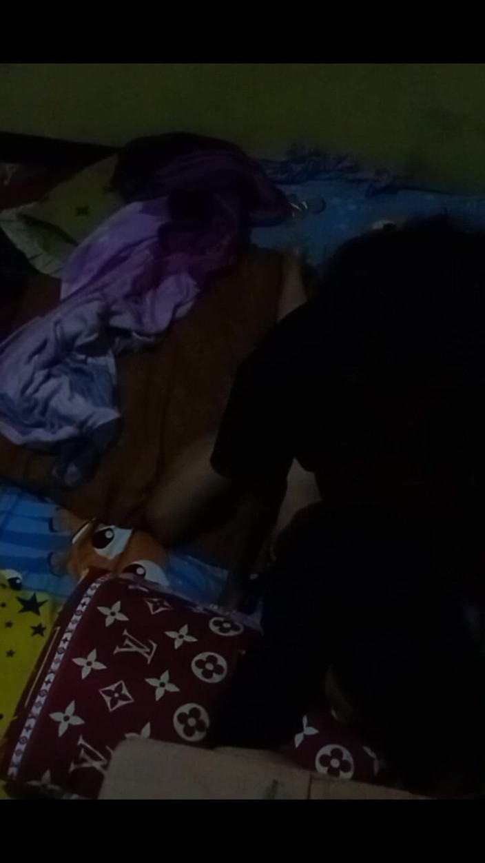 Famly sex: 10代の女の子のお尻にクロットがため息を聞くとめちゃくちゃ美味しい