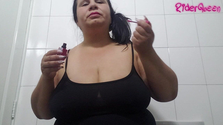 Riderqueen BBW Step Mom Latina Ebony: Une femme infidèle se maquille pour baiser avec son amant