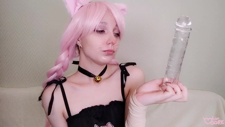 Lina Moore: Kitty अपने मालिक को खुश करने के लिए लंड चूसना सीखती है