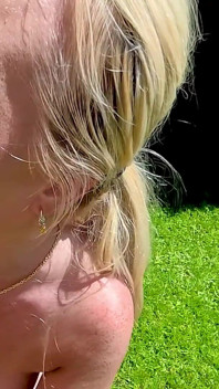 Bimbo tóc vàng với Dogging lớn kiêm Bukkake