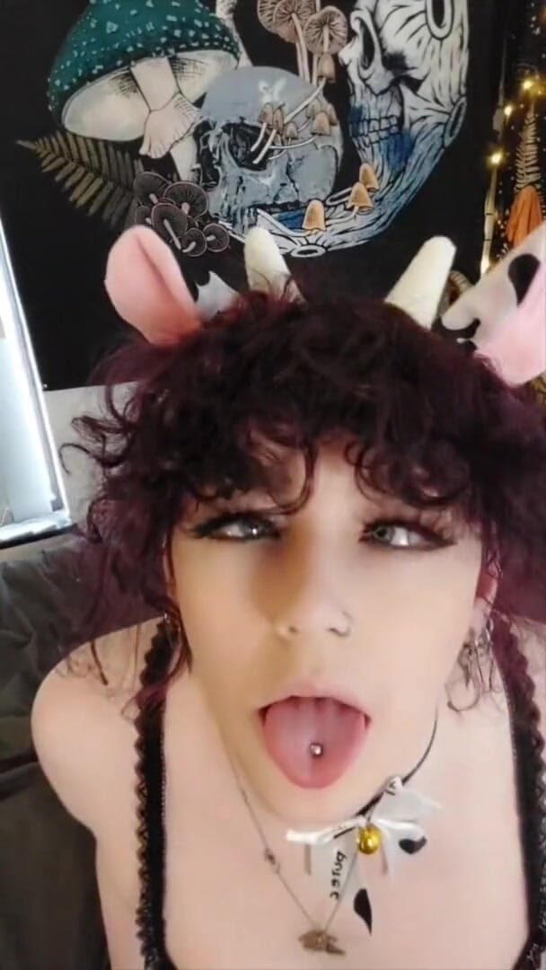 NuniCult: 고딕 펨보이 카우걸 모음집, 핸즈프리 누니 사정