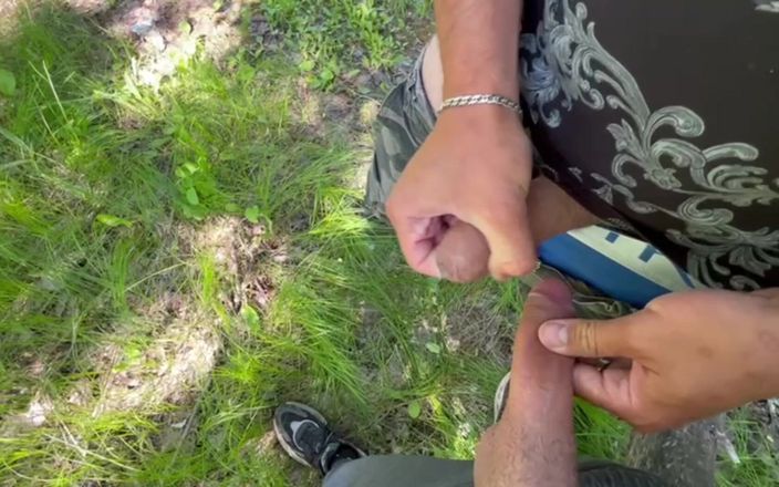 ArchiRusik: Два гетеро мужика с огромными решили попробовать друг другу в первый раз, пока никто не видел