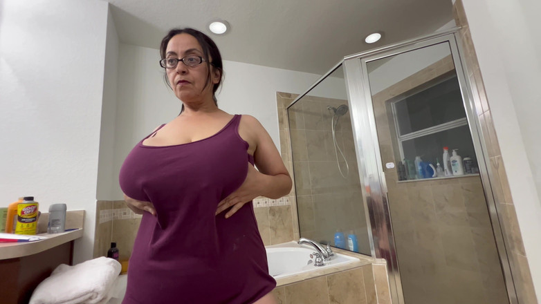 VeeVee Vixen: Mamuśki i rura