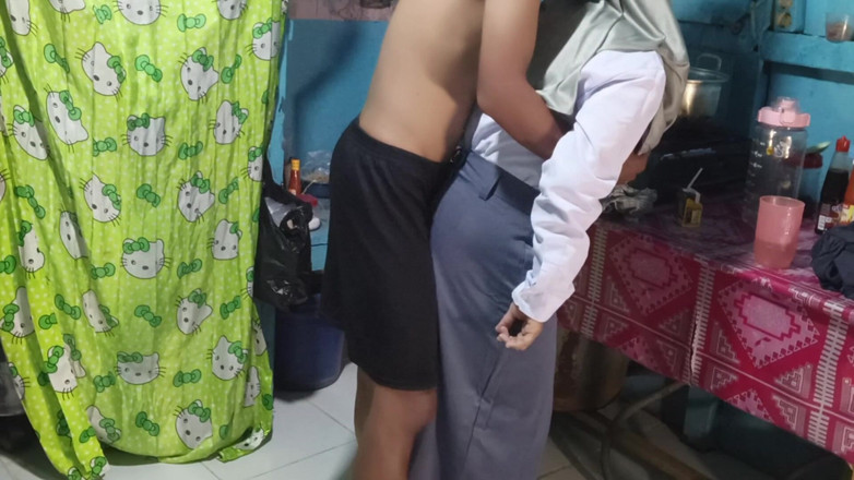 Rania: Сводная сестра готова пойти в колледж