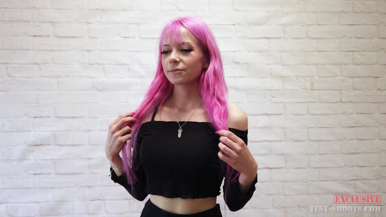 Test-Shoots: Nude Video Casting with Beautiful Cosplay Girl Lilly