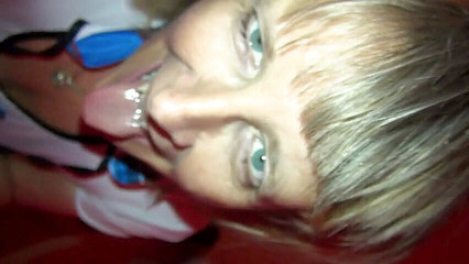 Abby Roberts: Madura estudiante dando mamada