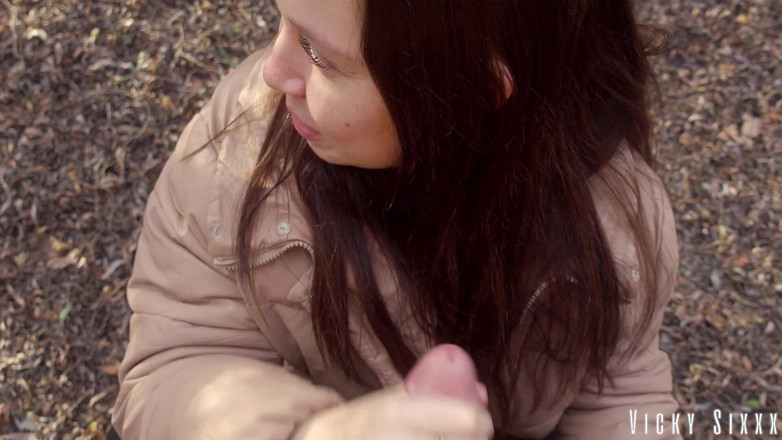 YSP Studio: Pompino veloce in un parco mentre nessuno vede