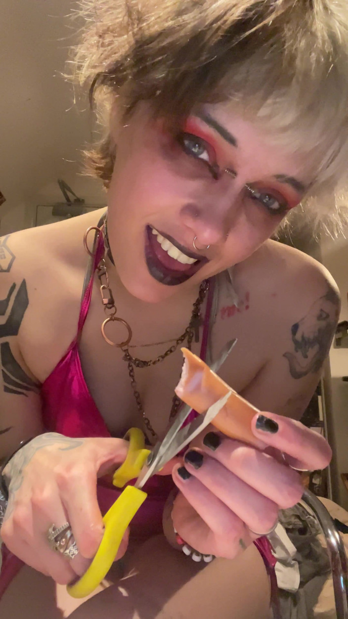 Glitterqueen1999: Goth, bei der freundin bleibt, erwischt dich beim und schneidet...
