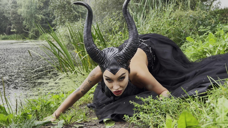 Monika Fox: Maleficent Monika Fox Fucked Her Ass Hard with a Staff &amp;...