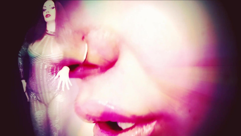 Goddess Misha Goldy: My mesmerizing lips are all that you need!