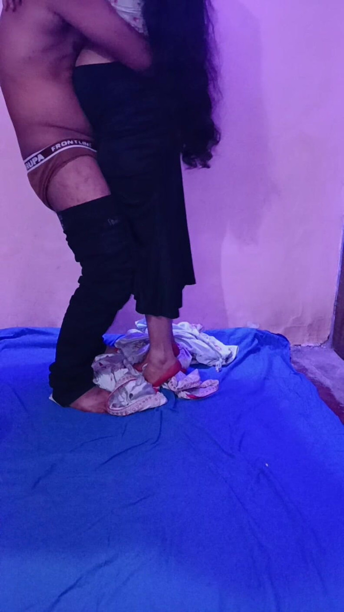 Sunshine143: Desi žena v domácnosti Ki Mast Chudae Ki Kamarádka