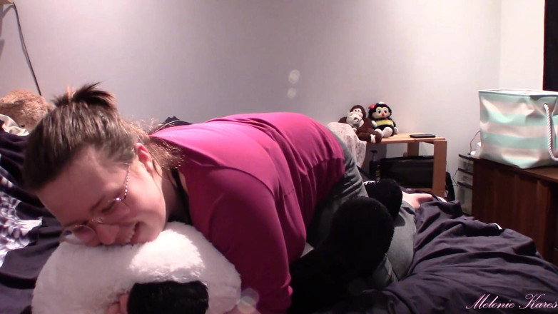 Melonie Kares: Giant teddy BBW breast cleavage crush