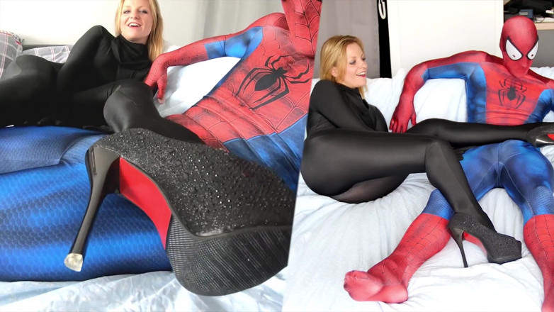 Nylon Xtreme: Natacha Guapa in full black zentai lycra blowjob