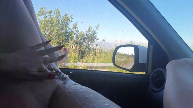 Dirty Molly: Rischioso schizzo puplico nella finestra della macchina