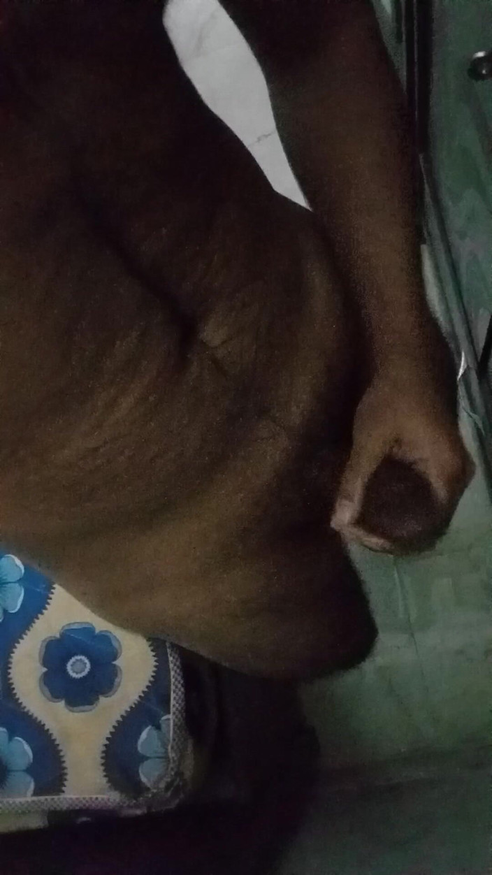Raaz26d: Desi Muscular Boy Oiled His Dick and Masturbates Infront of...