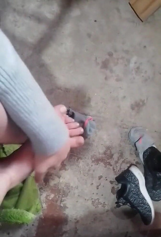 RavenHearth666VIP: This Is a Video for Those Who Like Footjob