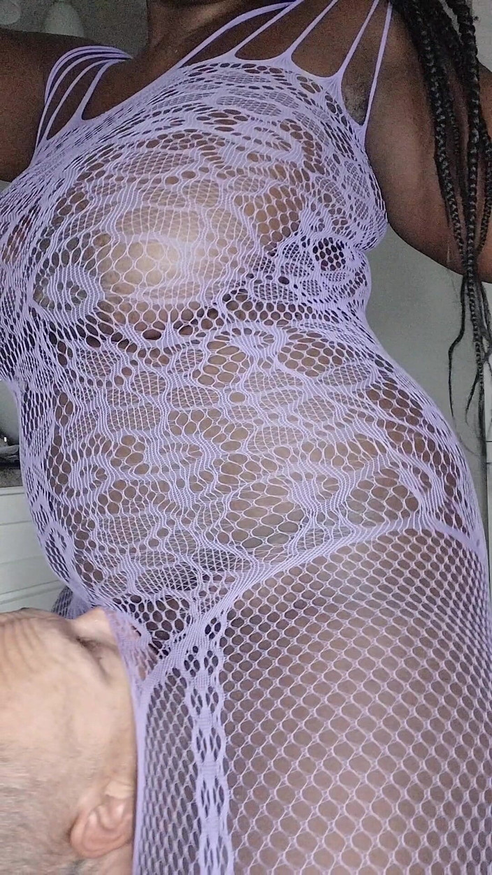 Queen Dreka: 德里卡女王在浴室里主宰了她可怜的失败者婊子。女主人/奴隶