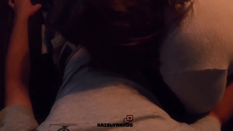 Krislynnxoo: कार में उसका लंड चूसना और उसका वीर्य निगलना !!