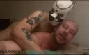 Rus kink hunk: Vero video domestico: un giovane ragazzo gay carino viene in...