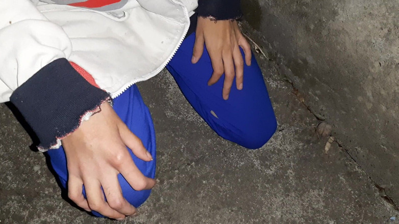 Lesbian-candys: Traje a una chica universitaria extraña del club a mi...