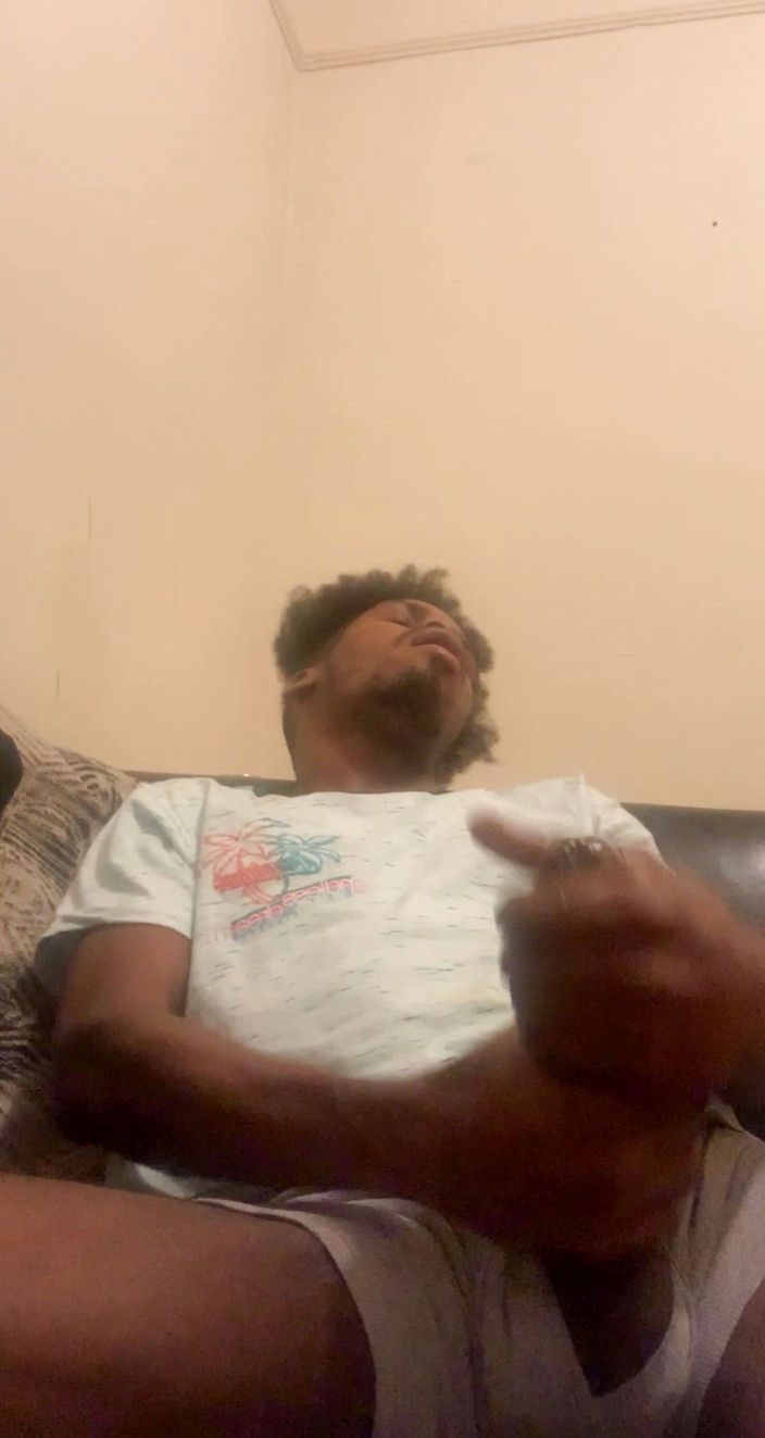 Prettyboy J: Masturbazione con le mani