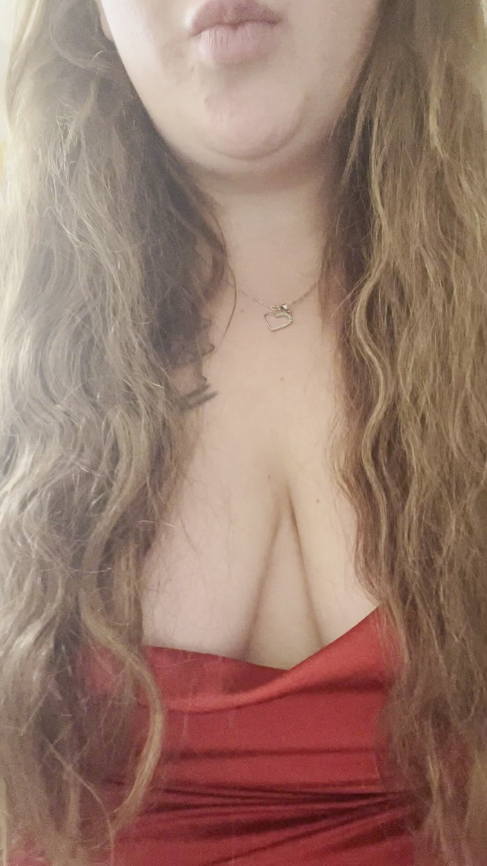 Natalie Moore: Cei lụa đỏ shotglass