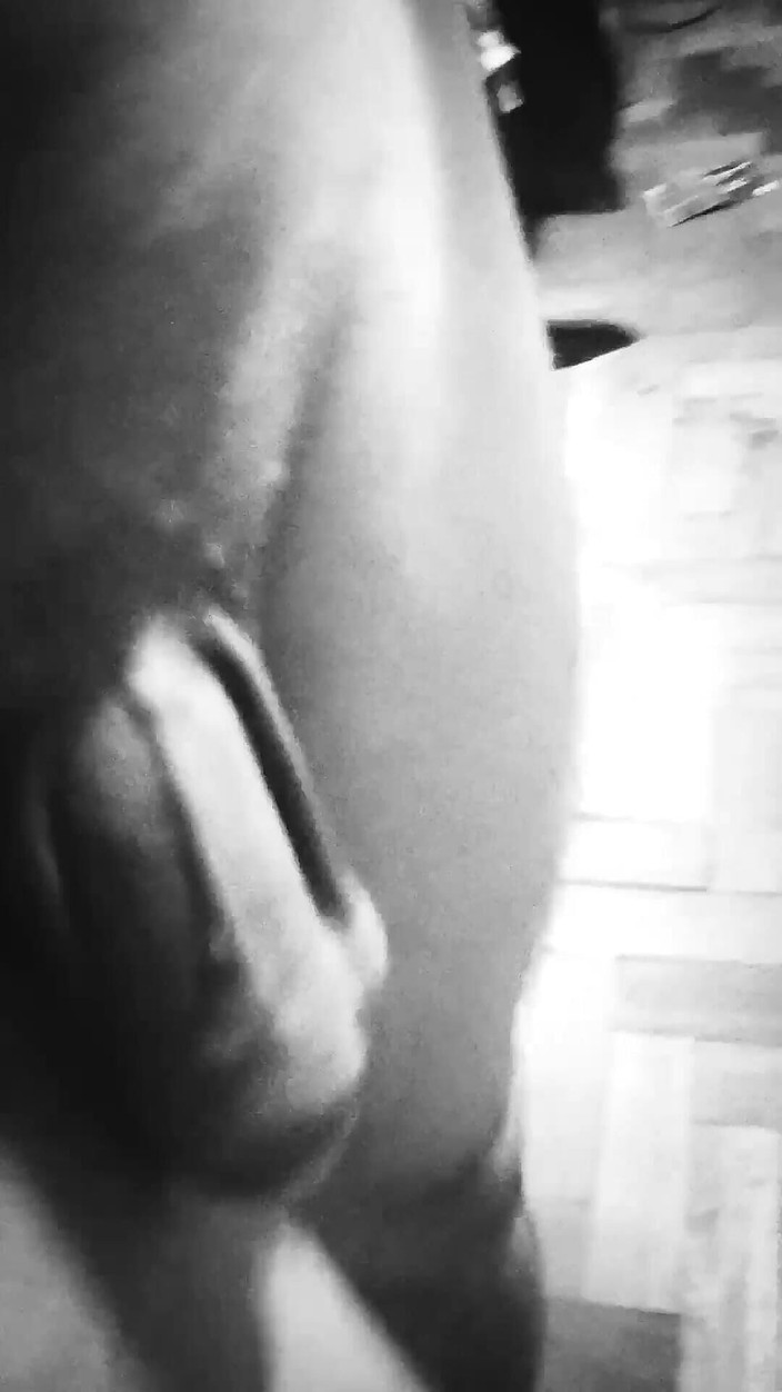 Lily & Theo: Бувай. Біла троянда, яка смакує як великий член. Я люблю.