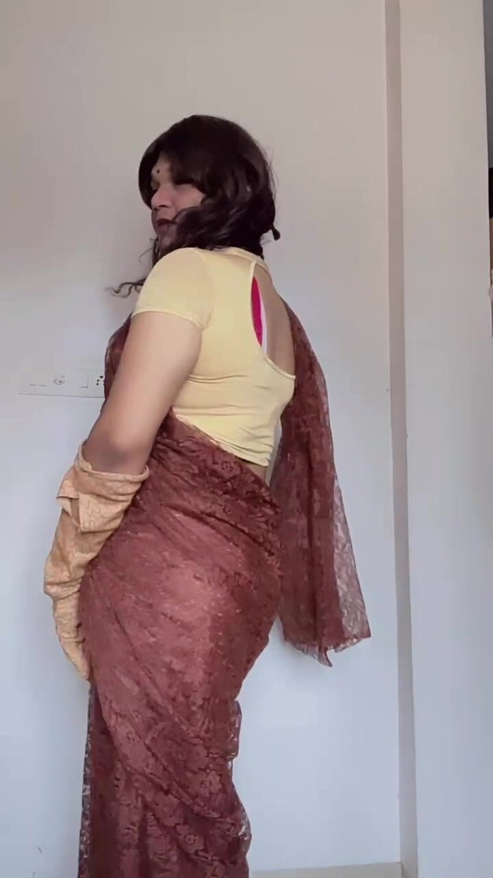 ModelMona14: Mona Bottom Crossdresser Saree