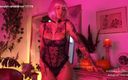 Effy Loweell studio: Modella riconosciuto di Instagram, fa un live mentre fà una...