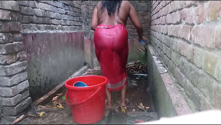 Skakoi: La ragazza del bangladesh in una doccia più calda