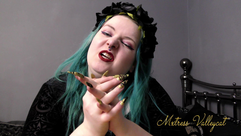 Mxtress Valleycat: Claw worship