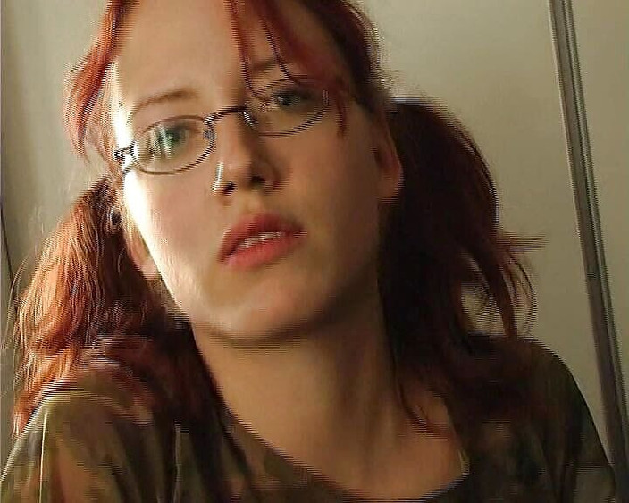 Radical: Sonja rouge de 19 ans baise amateurporn - jolie fille amateur mince