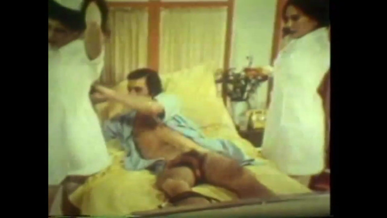 Vintage Megastore Full hd: Les Infirmières S’occupent Du Patient