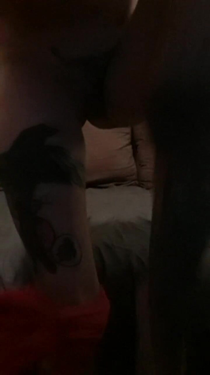 PandoraSG: Dame in rode dubbele penetratie