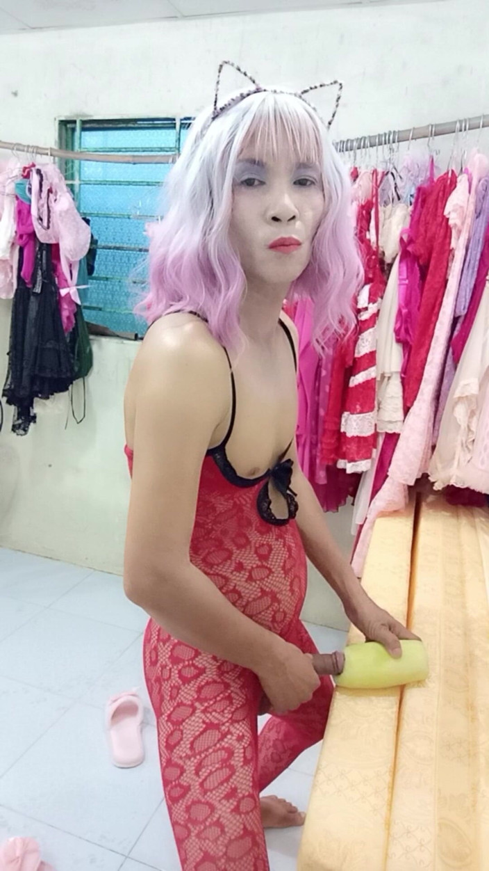 nguyen dang thien tri: Oanh Le Transgender Wearing Pornographic Pantyhose Playing with a Can...