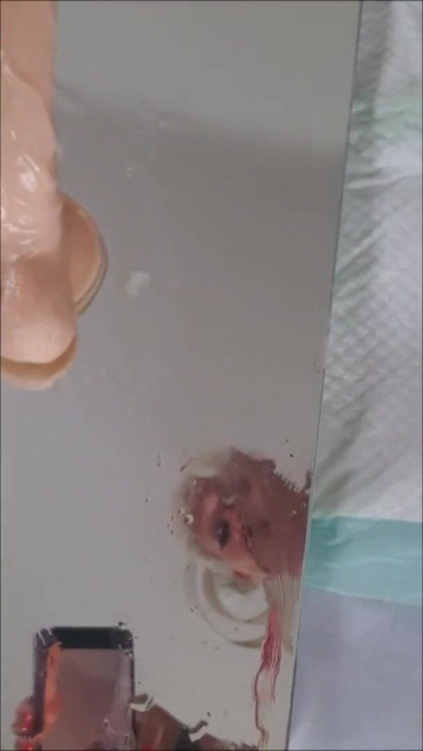 Uk Joolz: New toy in arse hole and pussy...gushing