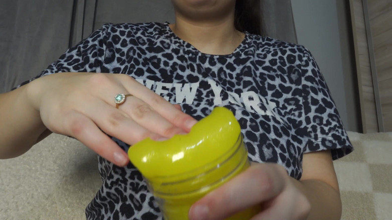 AmayaMori: Lo stile i capelli e sistemo le unghie perché sono...