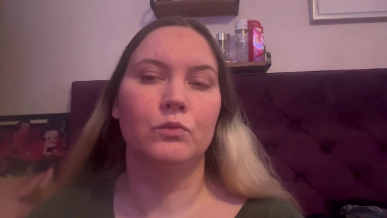 MissFFW: Бутон для траха расчесает мои длинные натуральные волосы