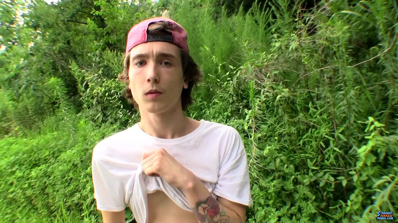 Straight naked thugs: Băiatul rău Sean își masturbează pula