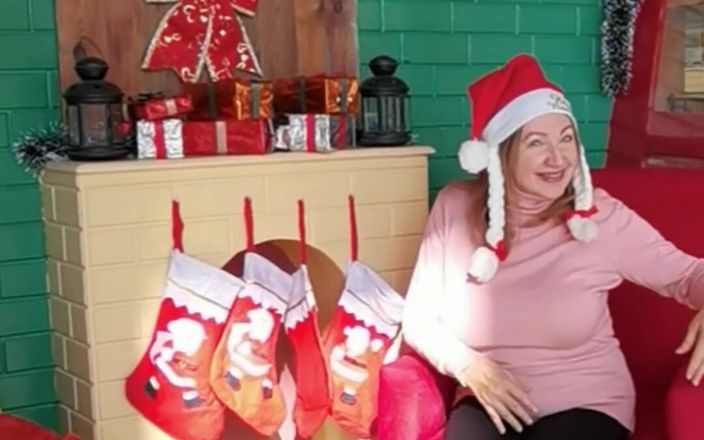 Maria Old: Hottest Mature Ever Do Holiday Striptease and Shaking Huge Tits