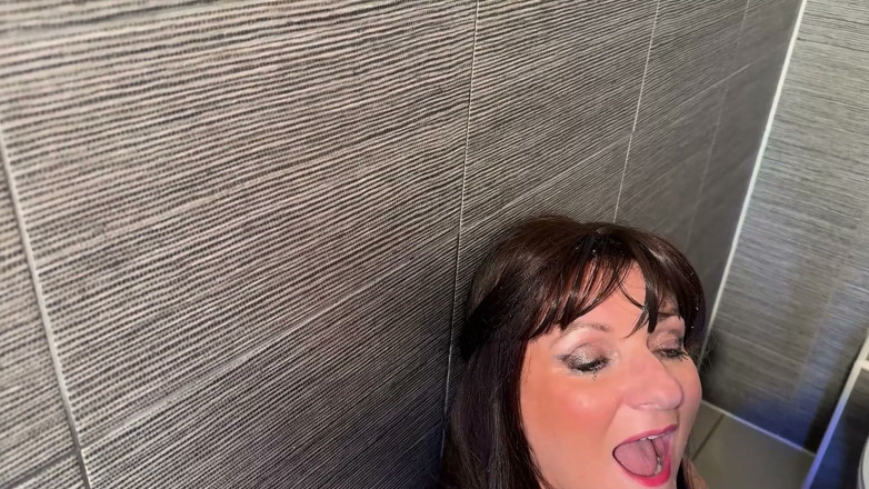ithastopeefun: Piss Day - Drinking Piss From the Glass