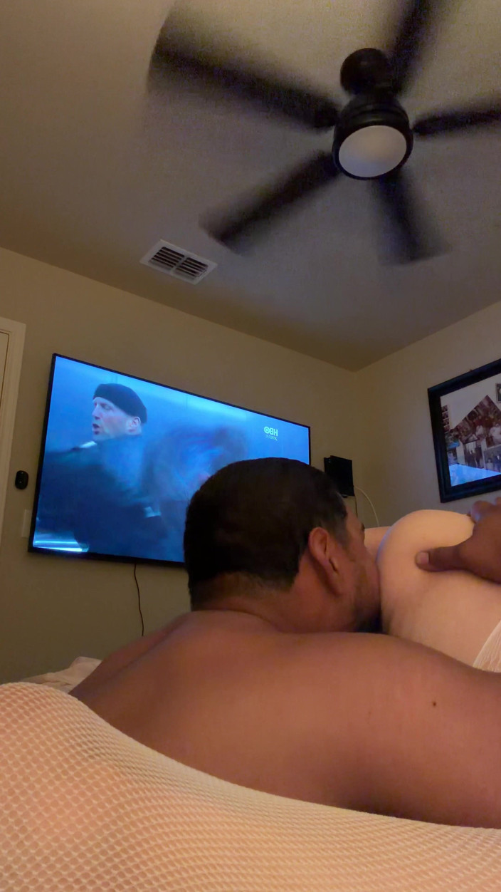 Jjayflo93: I Eat It on All Fours