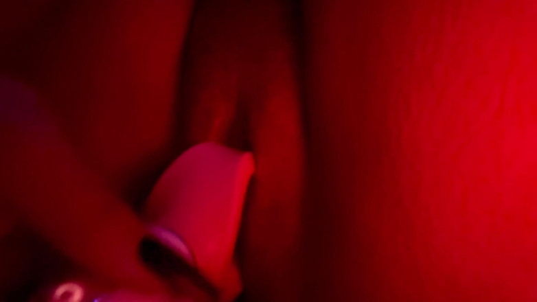 Leyla Star: 角質金髪の十代のふしだらな女はOrgasmまでディルドで自分自身をファック