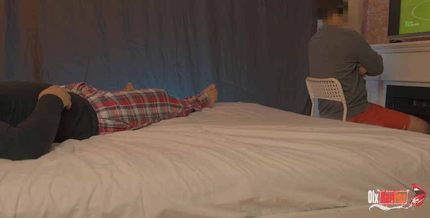 OlxRedFox: Curang suami dengan kawan baiknya semasa suaminya menonton bola sepak!