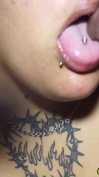 Busty Chubby Girl Doing Incredible Oral