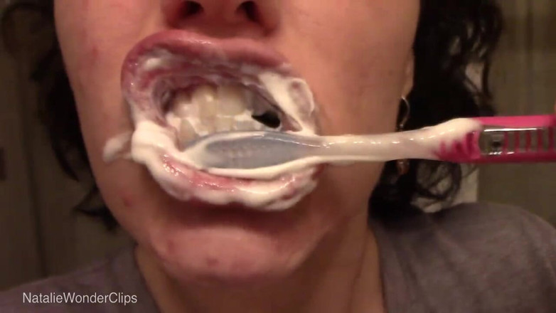 Natalie Wonder: Practicing my oral hygiene