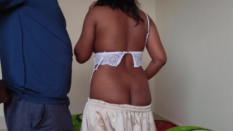 HottyKisku02: Jiran mengongkek pepek ketat saya dengan sangat keras dan menghisap...