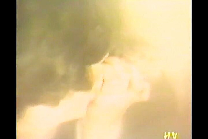 Homegrown Wives: Una mora arrapata succhia un vero cazzo cattivo